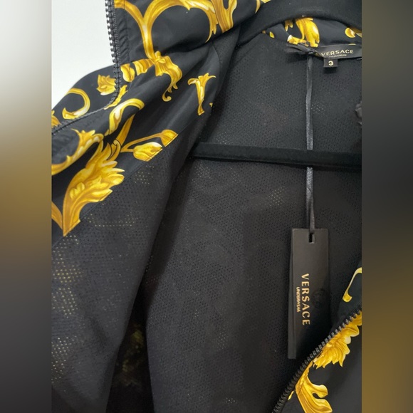 AUTHENTIC NEW VERSACE BOMBER JACKET 🔥With a attached Hoodie zip - Picture 6 of 16